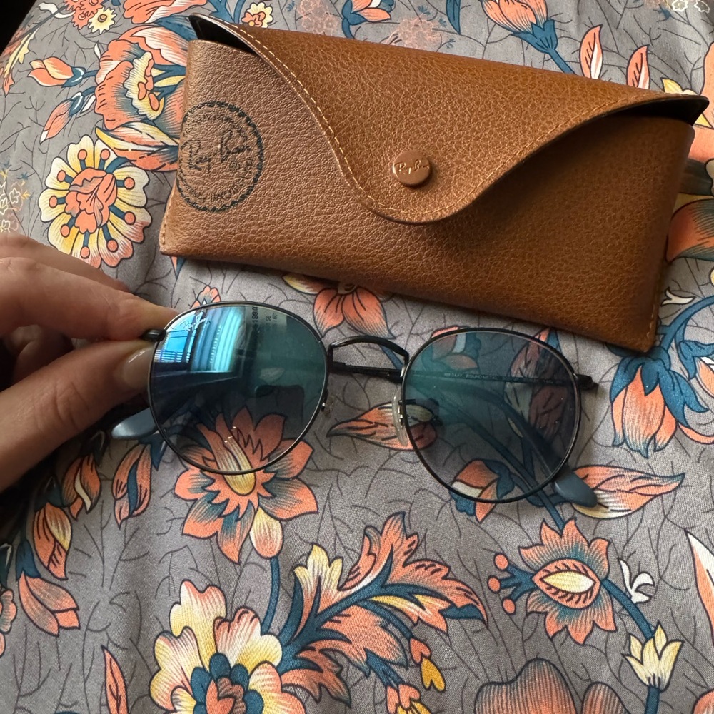 Ray-Ban round metal sunglasses